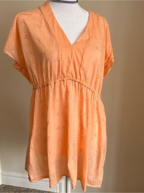 BUM Vintage Eyelet V-Neck Tunic Top Peach or pastel orange Large